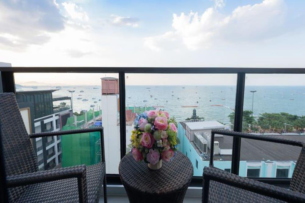 Hotel Deep Blue Z10 Pattaya Exterior foto