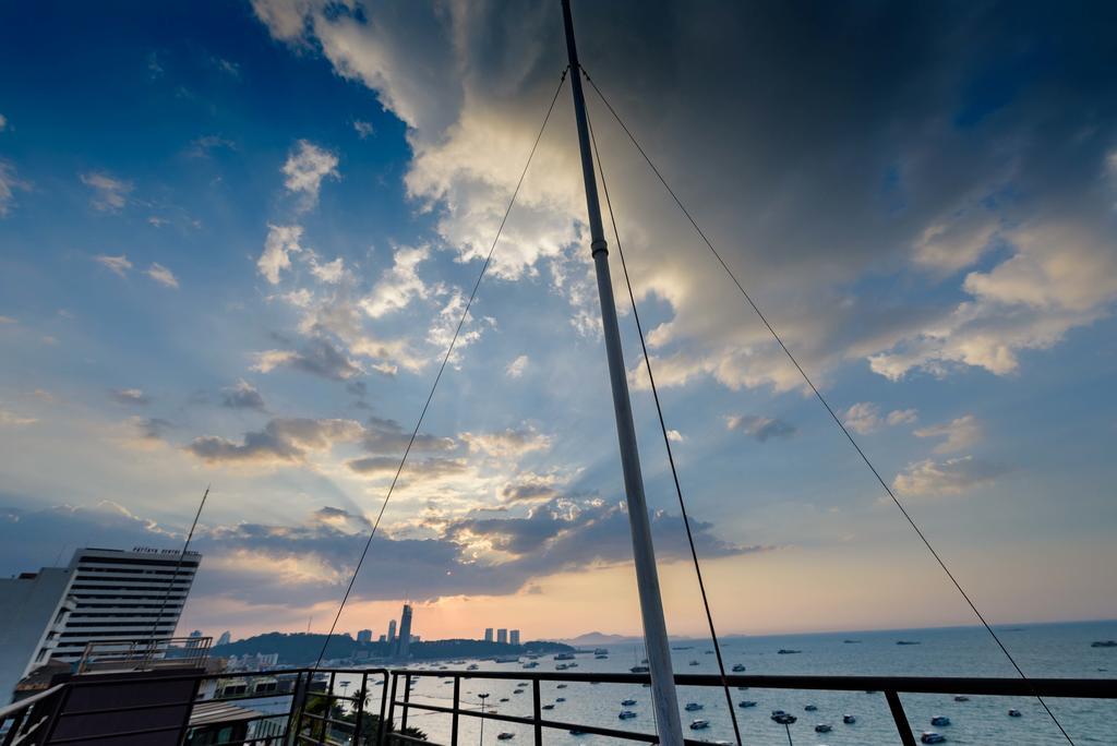 Hotel Deep Blue Z10 Pattaya Exterior foto